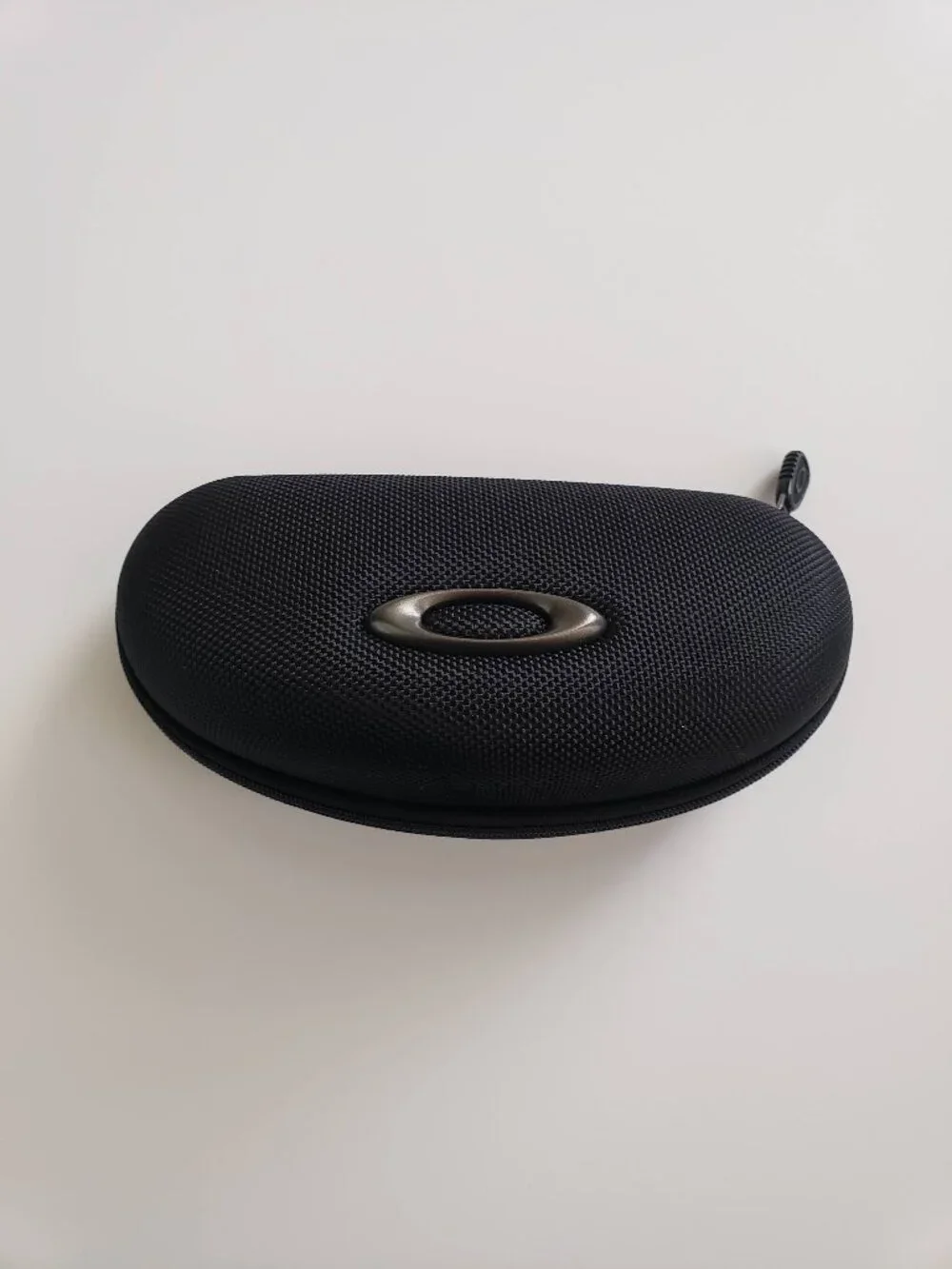 Oakley Black Clam Shell Hard Sunglasses Trinket Case with Drawstring Pouch